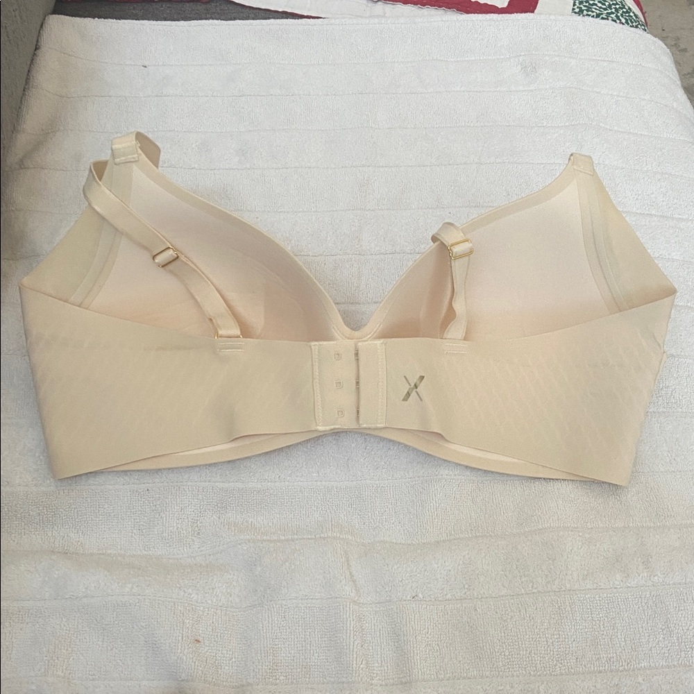 Knix Beige wingwoman bra. Size 5​ - Picture 2 of 5